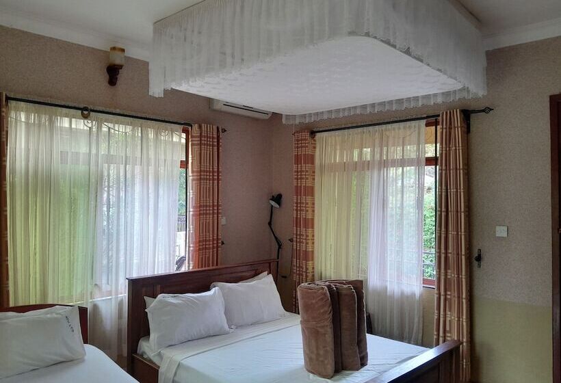 هتل Mikumi Resort