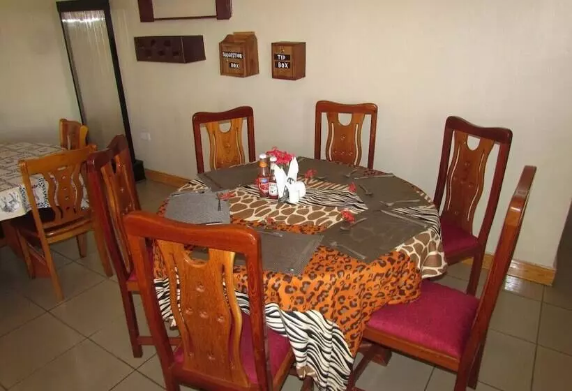 هتل Mikumi Resort