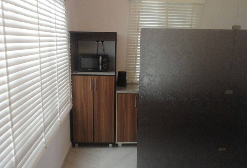 هتل Mitros Residences