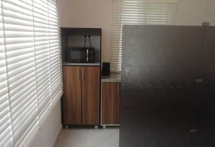 هتل Mitros Residences