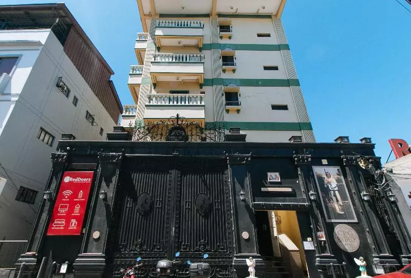 ホテル Reddoorz Near Arca South Taguig