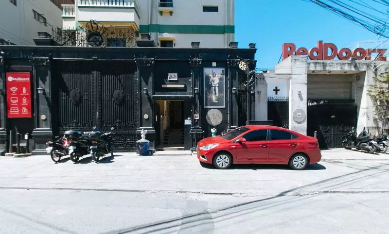 ホテル Reddoorz Near Arca South Taguig
