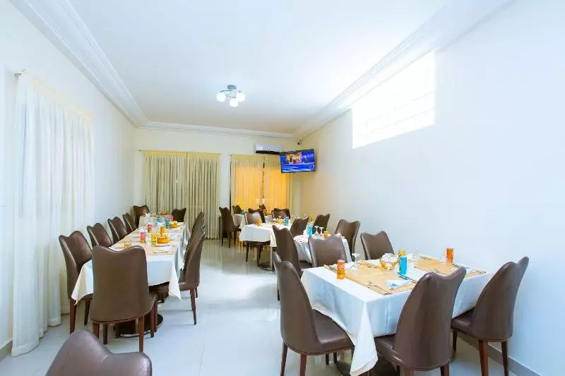 هتل Residence Feto Iii