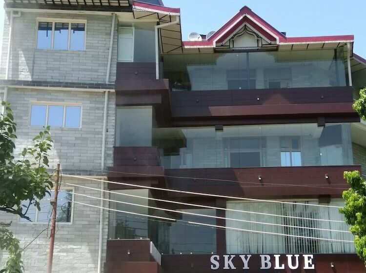 هتل Sky Blue And Restaurant