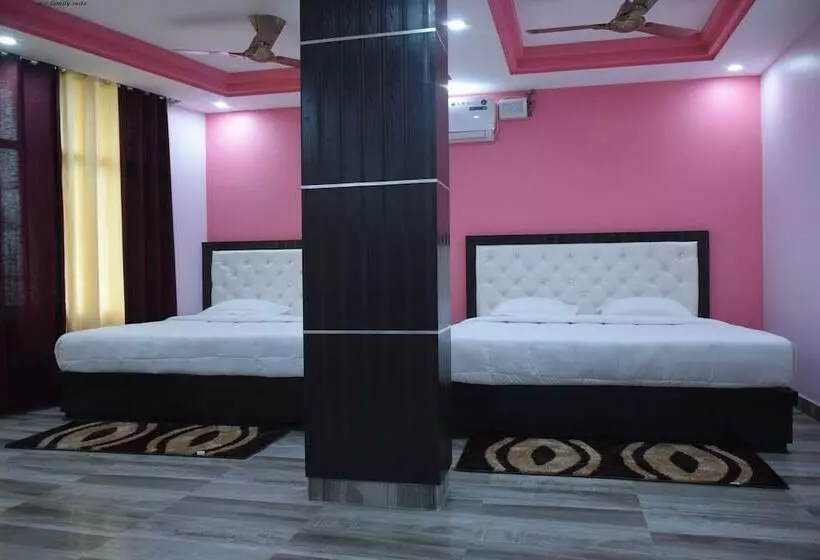 Hotelli Sky Blue And Restaurant