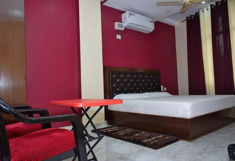 Hotelli Sky Blue And Restaurant