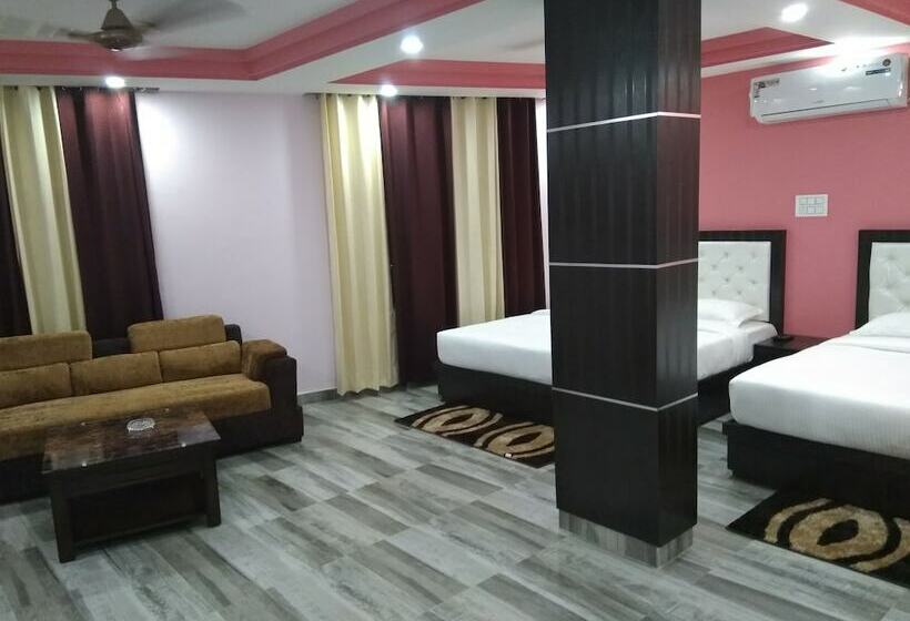 هتل Sky Blue And Restaurant