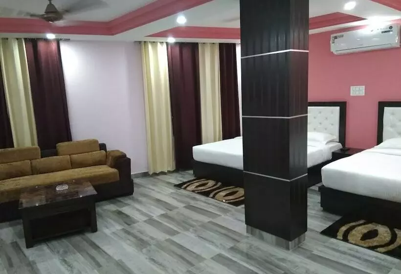 Hotelli Sky Blue And Restaurant