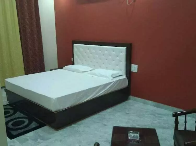 Hotelli Sky Blue And Restaurant