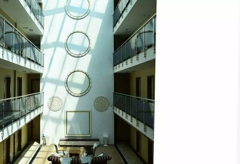 Shining Apart Otel
