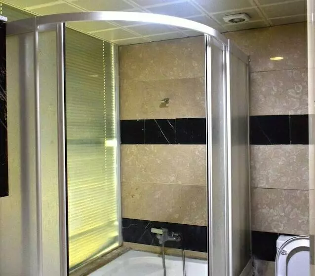 Shining Apart Otel