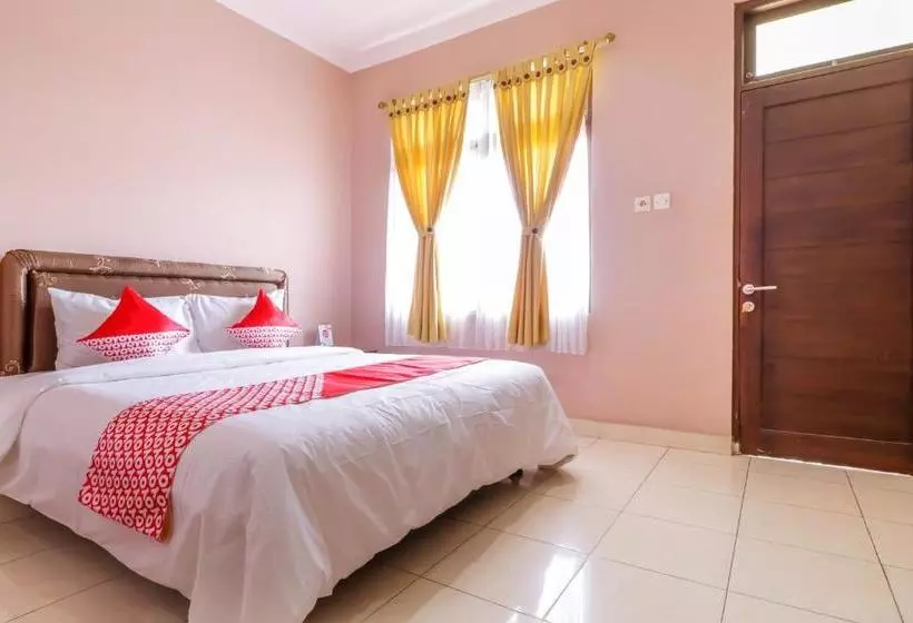 تختخواب و صبحانه Purnama House Tuban