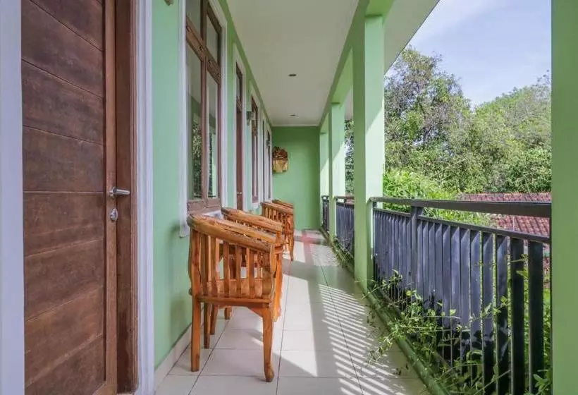 تختخواب و صبحانه Purnama House Tuban
