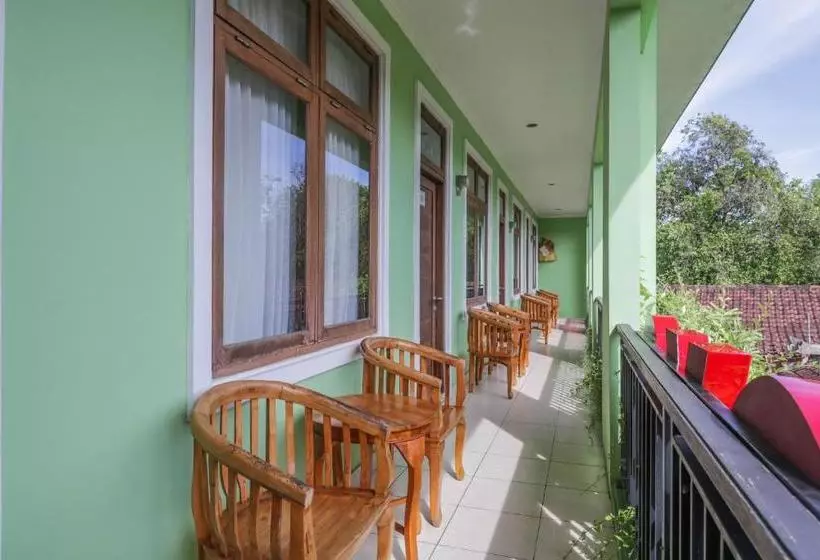 تختخواب و صبحانه Purnama House Tuban
