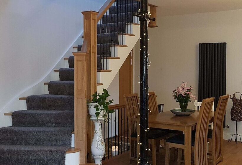 مبيت وإفطار Saracens House