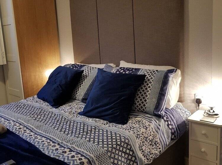 مبيت وإفطار Saracens House