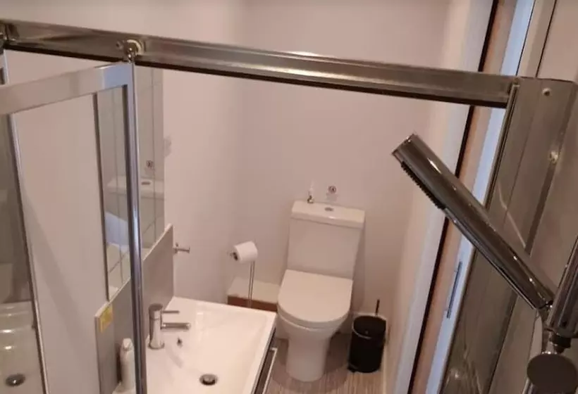 Aamiaismajoitus (B&B) Saracens House