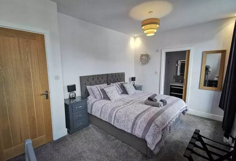 Aamiaismajoitus (B&B) Saracens House