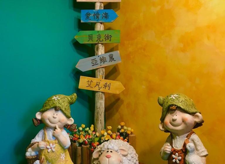 تختخواب و صبحانه Travel Light Guesthouse