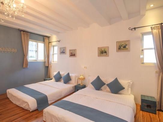 تختخواب و صبحانه Travel Light Guesthouse