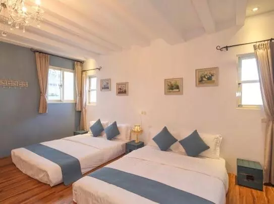 تختخواب و صبحانه Travel Light Guesthouse