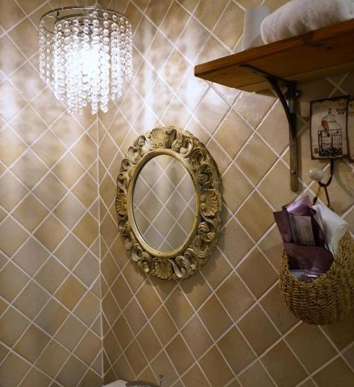 تختخواب و صبحانه Travel Light Guesthouse