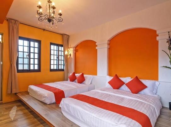 تختخواب و صبحانه Travel Light Guesthouse