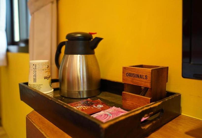 تختخواب و صبحانه Travel Light Guesthouse