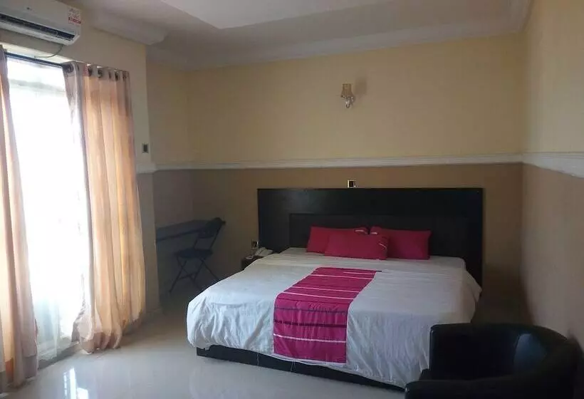 Modroy Hotel And Suites