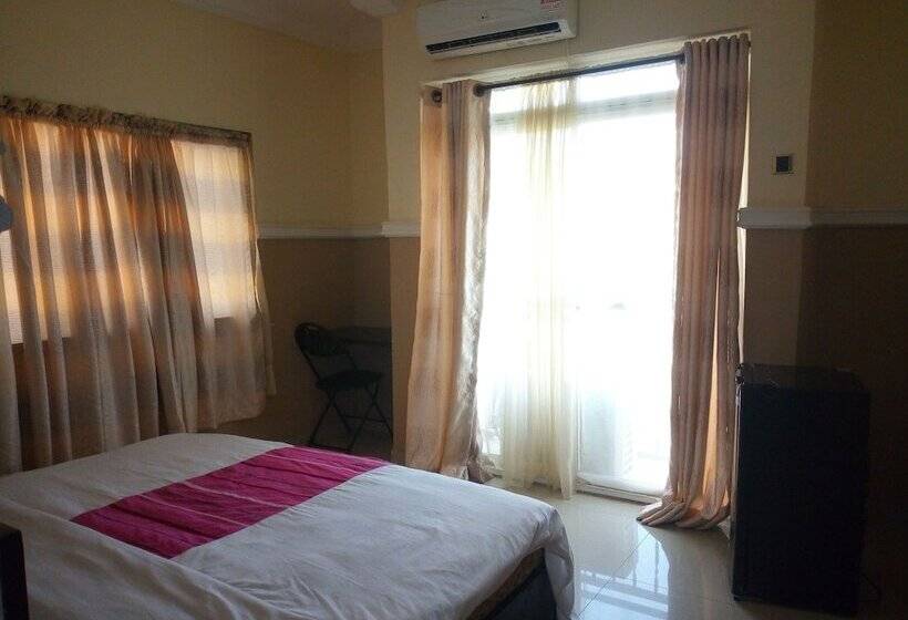 Modroy Hotel And Suites