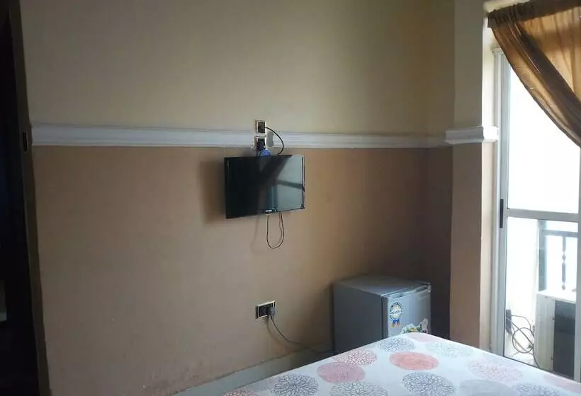 Modroy Hotel And Suites