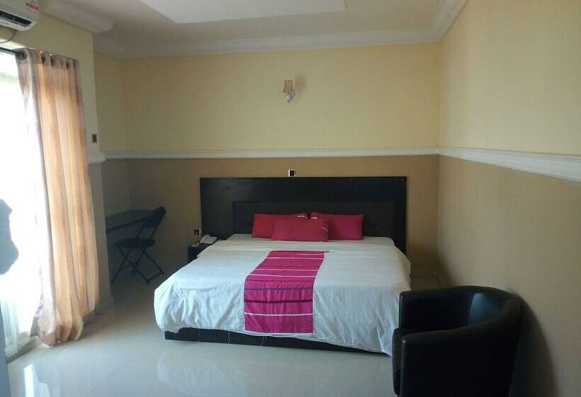 Modroy Hotel And Suites