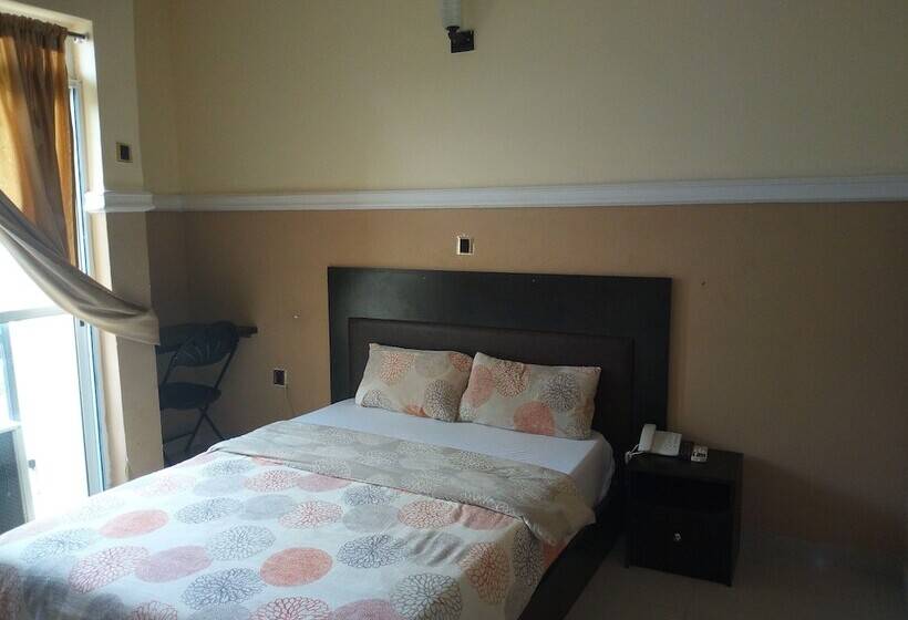 Modroy Hotel And Suites