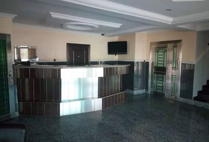 Modroy Hotel And Suites