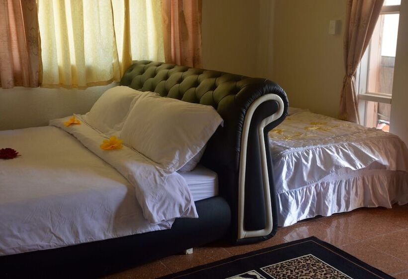 هتل Paradise First