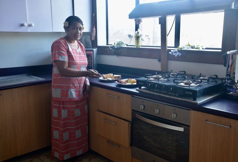 هتل Paradise First