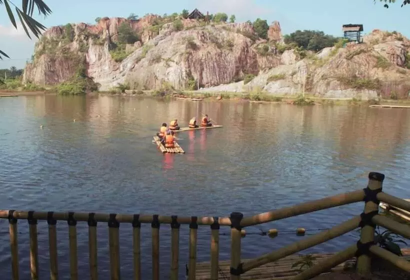 Hotelli Tadom Hill Resorts