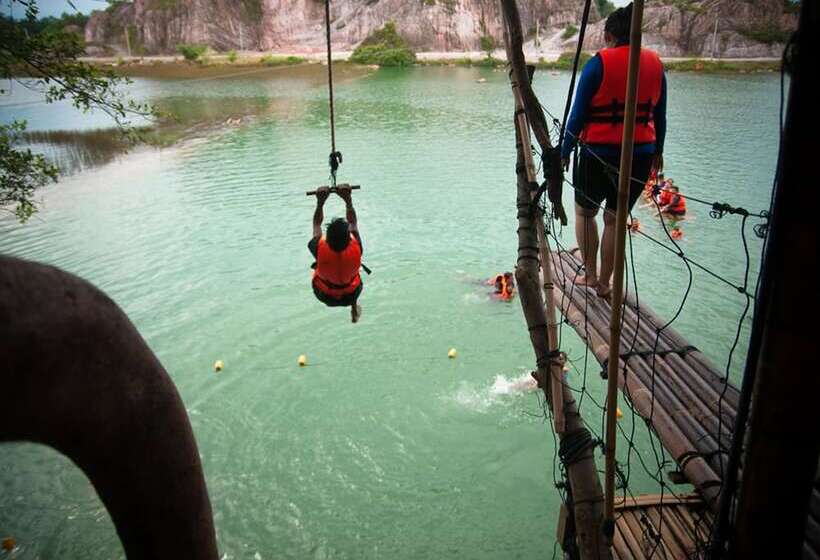 בית מלון כפרי Tadom Hill Resorts