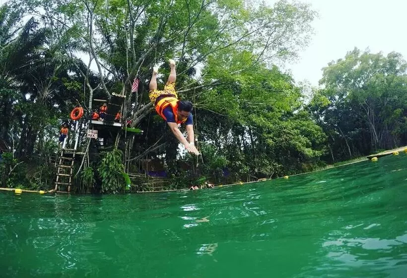 Hotelli Tadom Hill Resorts