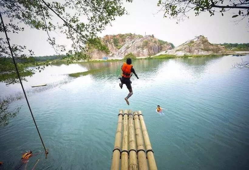 Hotelli Tadom Hill Resorts