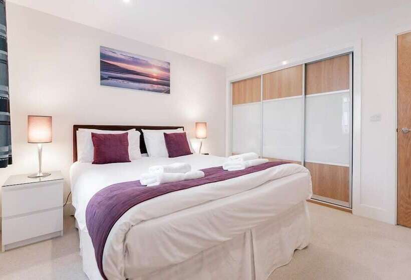 Roomspace Serviced Apartments   Capitol Square