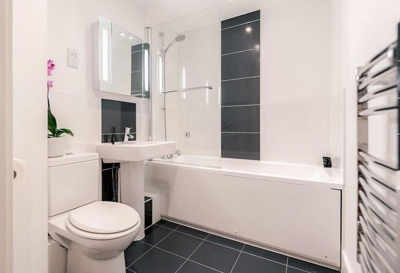 Roomspace Serviced Apartments   Capitol Square