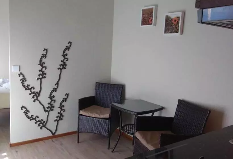 Aamiaismajoitus (B&B) Alluar Lodge