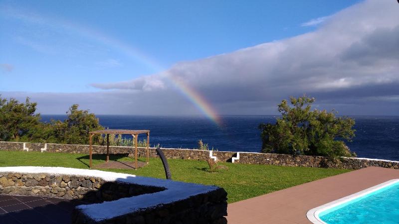 تختخواب و صبحانه Alluar Lodge