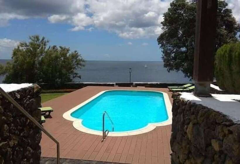 تختخواب و صبحانه Alluar Lodge