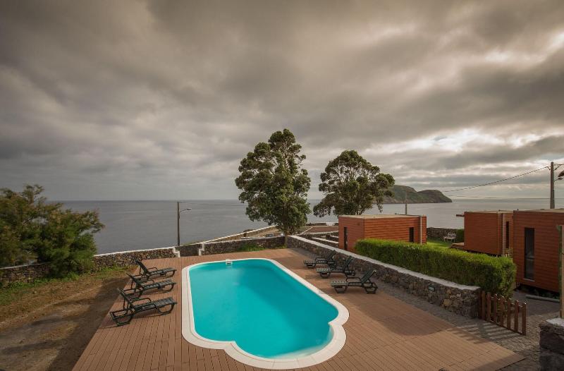 تختخواب و صبحانه Alluar Lodge