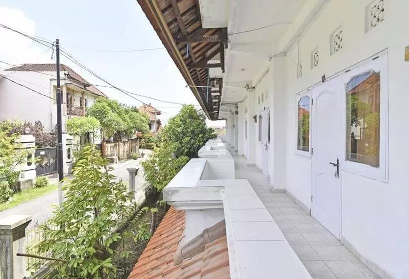 هتل Cozy Residence Wedasari Bali