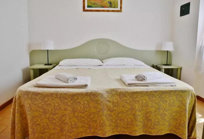 هتل Residence Eucalipti