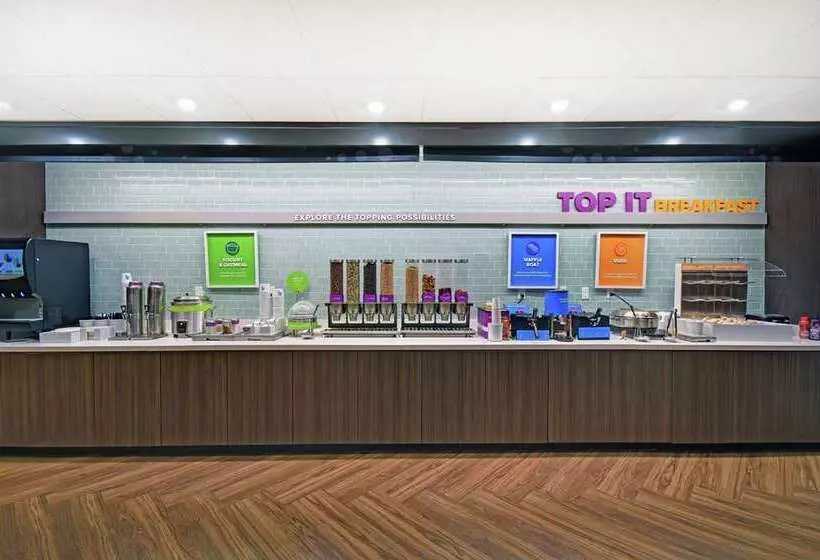هتل Tru By Hilton Grand Rapids Airport