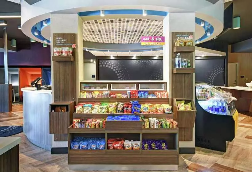 هتل Tru By Hilton Grand Rapids Airport